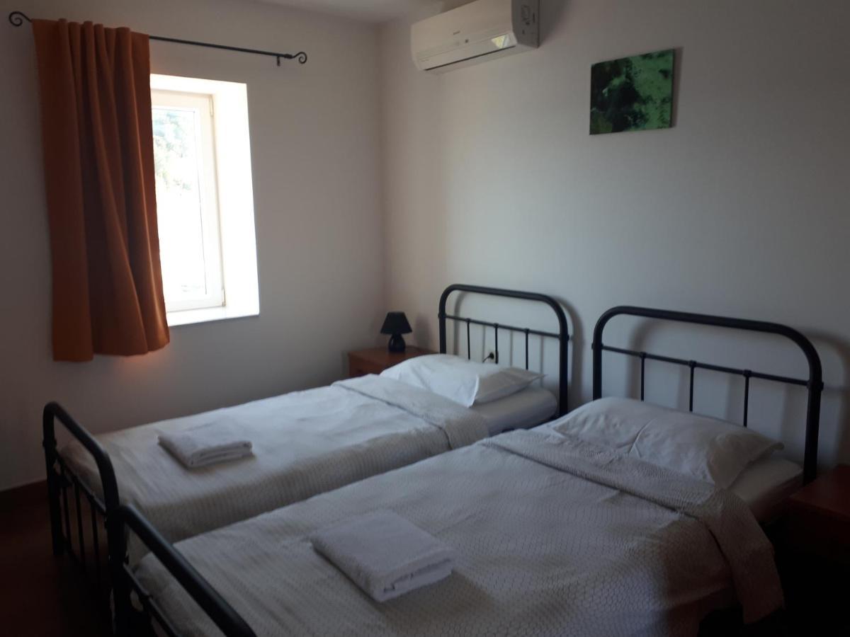 Guest House Provista Veli Iz Ngoại thất bức ảnh