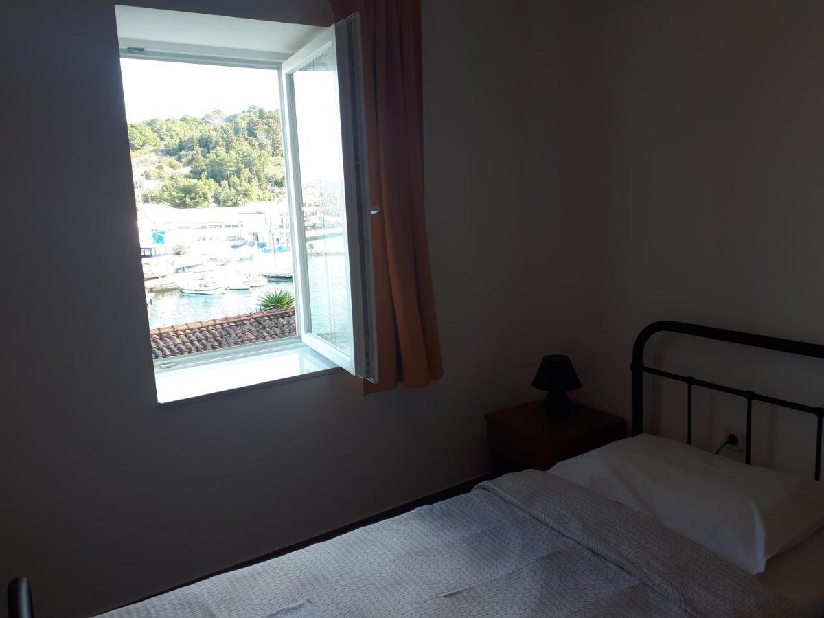 Guest House Provista Veli Iz Ngoại thất bức ảnh