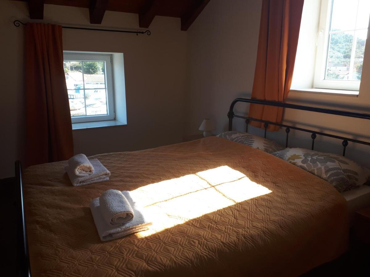 Guest House Provista Veli Iz Ngoại thất bức ảnh