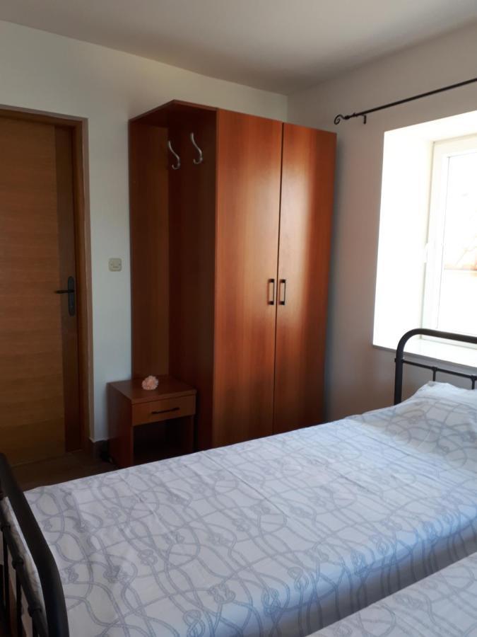 Guest House Provista Veli Iz Ngoại thất bức ảnh