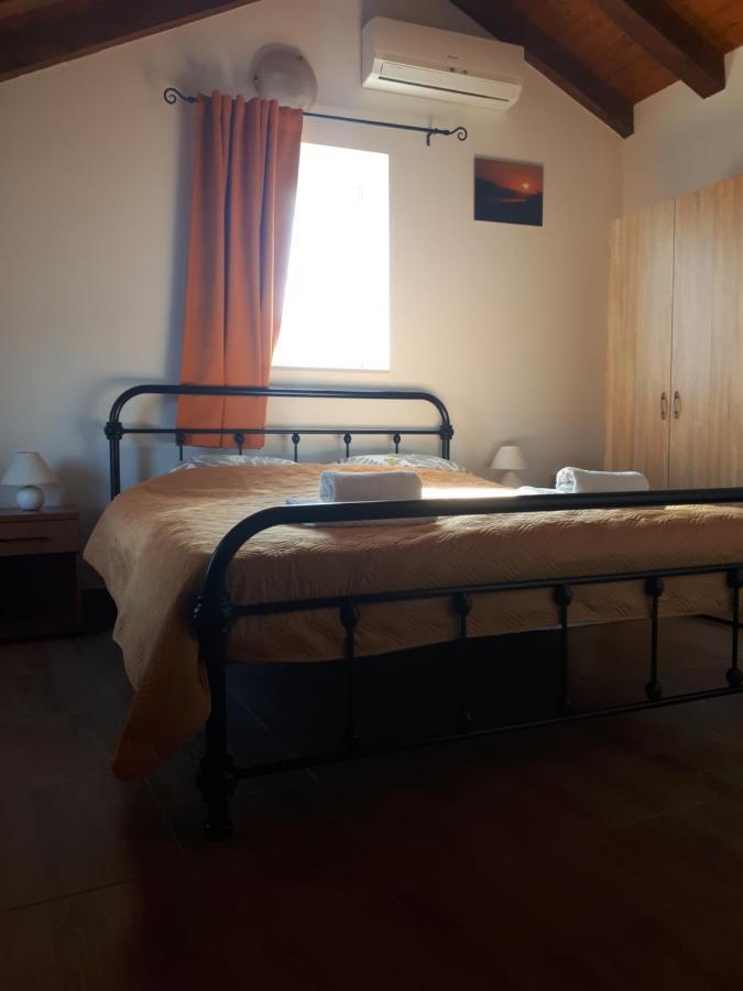 Guest House Provista Veli Iz Ngoại thất bức ảnh