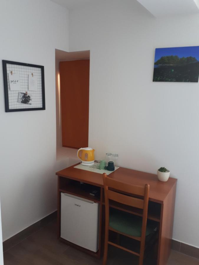 Guest House Provista Veli Iz Ngoại thất bức ảnh