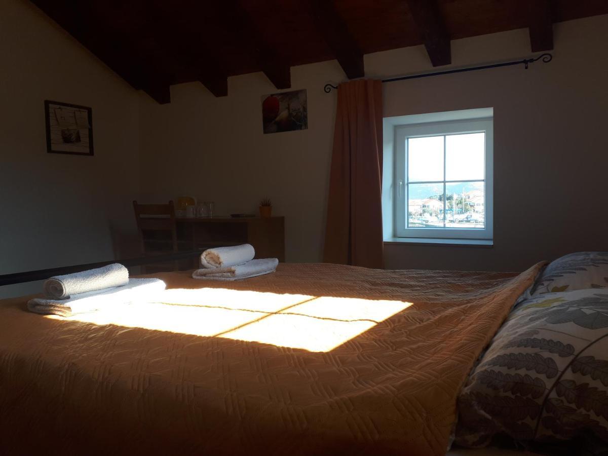 Guest House Provista Veli Iz Ngoại thất bức ảnh